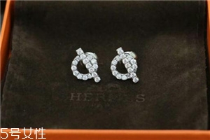 耳釘轉(zhuǎn)不動怎么辦？耳釘轉(zhuǎn)不動怎么處理？