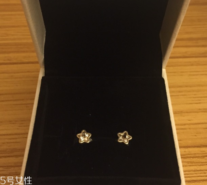 耳釘變黃怎么清洗？耳釘變黃了怎么辦？