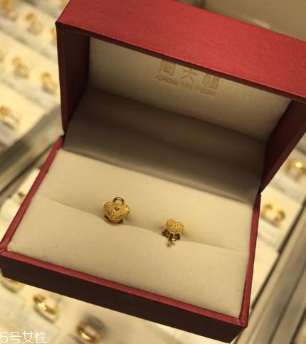 耳釘變黃怎么清洗？耳釘變黃了怎么辦？