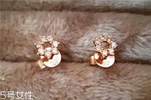 耳釘變黃怎么清洗？耳釘變黃了怎么辦？