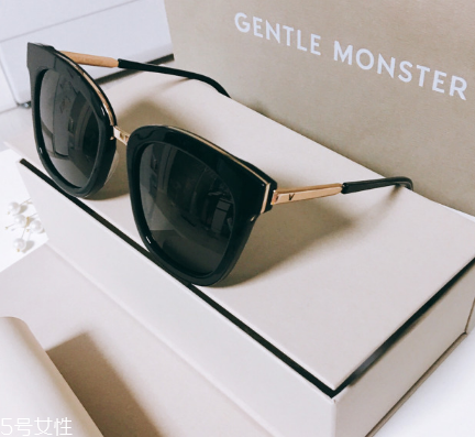 太陽鏡可以用水洗嗎？太陽鏡能不能水洗？