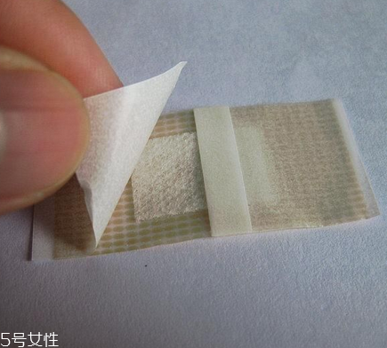 創(chuàng)可貼可以貼臉上嗎？臉上能貼創(chuàng)可貼嗎？