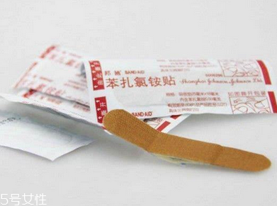 創(chuàng)可貼可以貼臉上嗎？臉上能貼創(chuàng)可貼嗎？