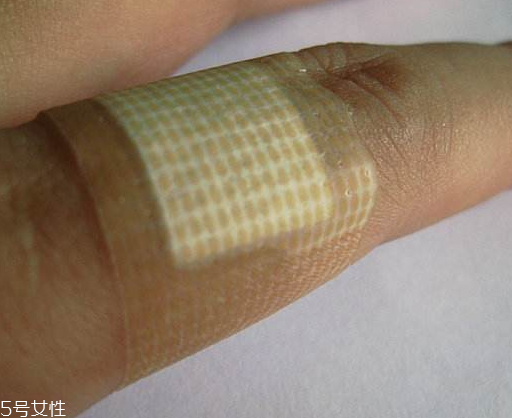 創(chuàng)可貼可以當(dāng)乳貼嗎？創(chuàng)可貼當(dāng)乳貼好嗎？