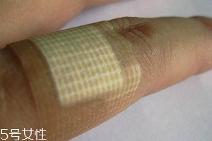 創(chuàng)可貼可以帶上飛機(jī)嗎？