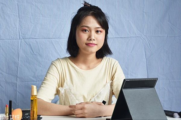 夏季約會甜美妝教程 甜美妝容化妝步驟帶圖 夏季約會甜美妝教程 甜美妝容化妝步驟帶圖