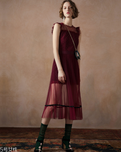 女人穿什么顏色顯氣質(zhì)？什么顏色衣服最顯氣質(zhì)？