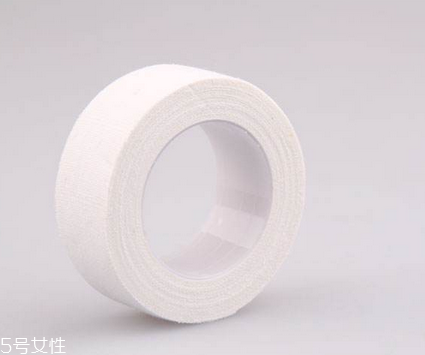 醫(yī)用膠布留下的膠痕怎么去除？