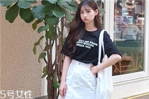 夏天穿黑色衣服容易曬黑嗎？夏天穿黑色會(huì)曬黑嗎？