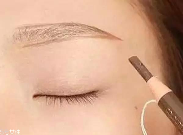 初學(xué)者怎么畫(huà)出自然的眉毛 新手畫(huà)眉毛3個(gè)步驟 初學(xué)者怎么畫(huà)出自然的眉毛 新手畫(huà)眉毛3個(gè)步驟