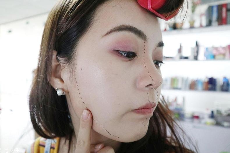 旅游畫什么妝容比較好 4個(gè)步驟美美出游