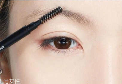 初學(xué)者怎么畫(huà)出自然的眉毛 新手畫(huà)眉毛3個(gè)步驟 初學(xué)者怎么畫(huà)出自然的眉毛 新手畫(huà)眉毛3個(gè)步驟