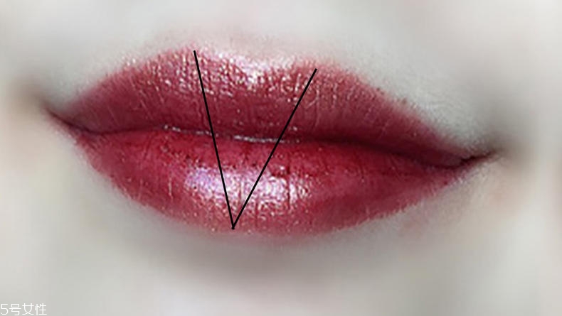 日?？诩t怎么畫人魚姬唇妝 疊涂打造的人魚姬唇妝