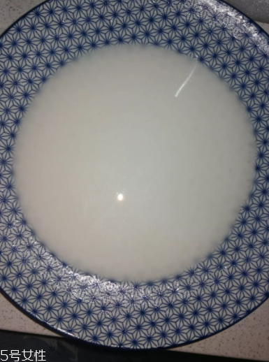 自制涼皮的簡(jiǎn)單做法 超詳細(xì)自制涼皮方法 自制涼皮的簡(jiǎn)單做法 超詳細(xì)自制涼皮方法