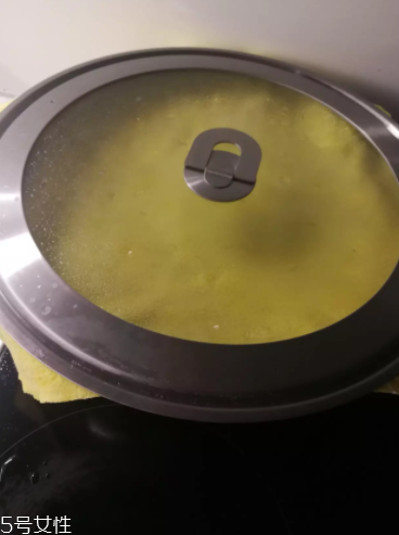 自制涼皮的簡(jiǎn)單做法 超詳細(xì)自制涼皮方法 自制涼皮的簡(jiǎn)單做法 超詳細(xì)自制涼皮方法