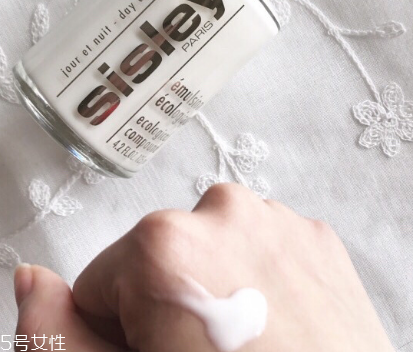 乳液可以當(dāng)晚霜用嗎？乳液當(dāng)晚霜用好嗎？