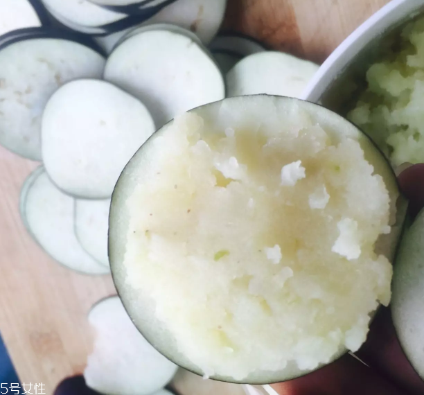 油炸土豆泥茄盒的做法 土豆加茄子的美食 油炸土豆泥茄盒的做法 土豆加茄子的美食