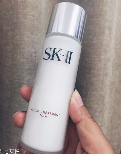 乳液可以當(dāng)妝前乳嗎？乳液當(dāng)妝前乳用好嗎？