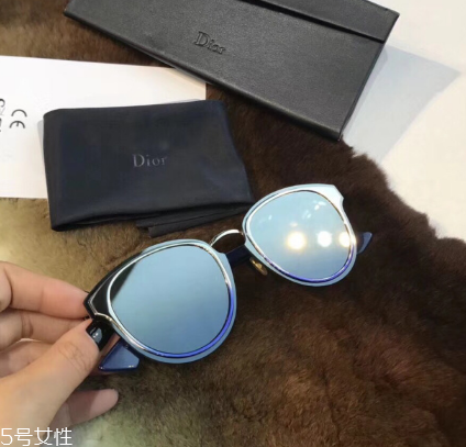 太陽鏡是玻璃鏡片嗎？太陽鏡鏡片是玻璃的嗎？