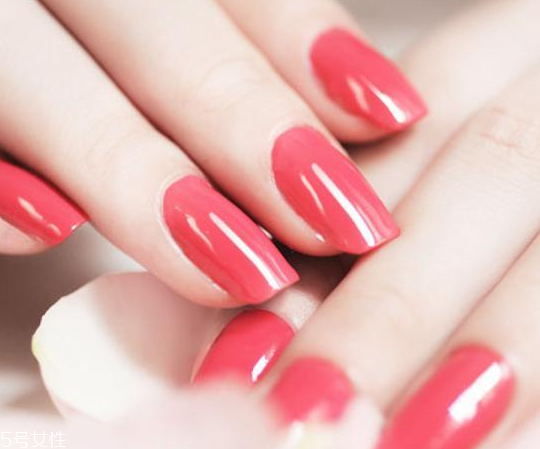 指甲油什么顏色適合秋冬 適合秋冬的指甲油色系 指甲油什么顏色適合秋冬 適合秋冬的指甲油色系