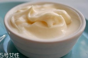 美乃滋和沙拉醬的區(qū)別 美乃滋和蛋黃醬的區(qū)別 美乃滋和沙拉醬的區(qū)別 美乃滋和蛋黃醬的區(qū)別