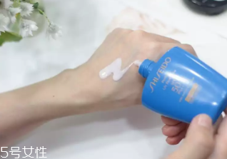 資生堂藍(lán)胖子是物理防曬嗎 資生堂藍(lán)胖子會(huì)不會(huì)泛白 資生堂藍(lán)胖子是物理防曬嗎 資生堂藍(lán)胖子會(huì)不會(huì)泛白