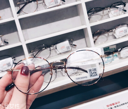 jins防藍(lán)光眼鏡有用嗎？jins防藍(lán)光眼鏡有效果嗎？