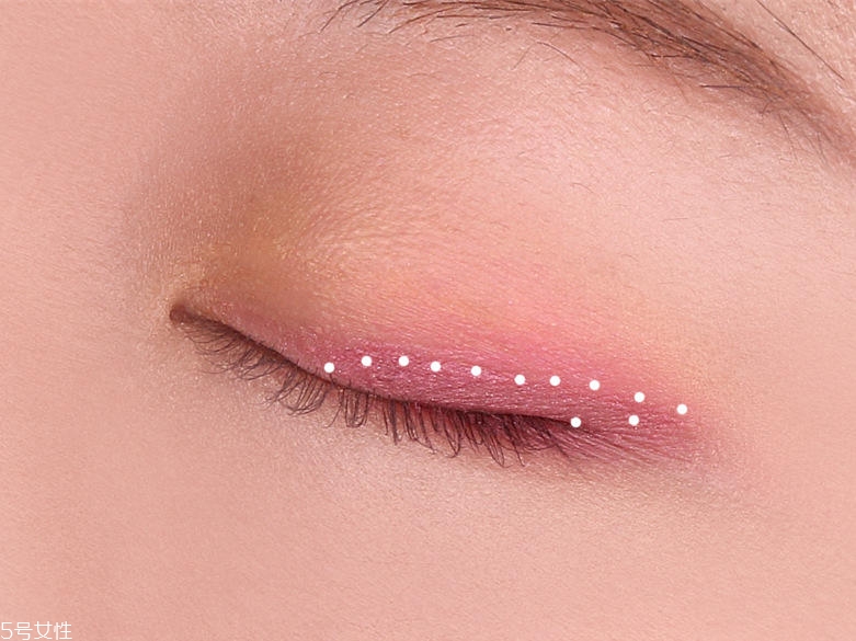 撞色妝容怎么畫比較日常 有趣的夏日撞色妝容教程 撞色妝容怎么畫比較日常 有趣的夏日撞色妝容教程