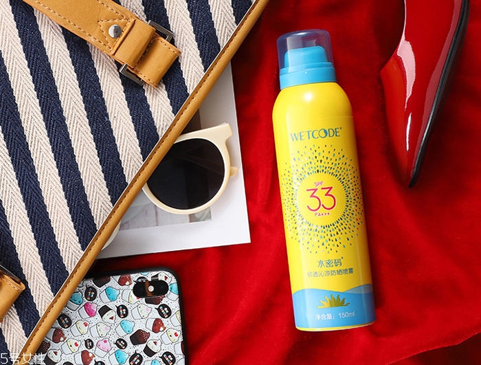 資生堂藍(lán)胖子是物理防曬嗎 資生堂藍(lán)胖子會(huì)不會(huì)泛白 資生堂藍(lán)胖子是物理防曬嗎 資生堂藍(lán)胖子會(huì)不會(huì)泛白