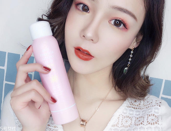 資生堂藍(lán)胖子是物理防曬嗎 資生堂藍(lán)胖子會(huì)不會(huì)泛白 資生堂藍(lán)胖子是物理防曬嗎 資生堂藍(lán)胖子會(huì)不會(huì)泛白