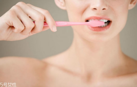 怎么涂口紅沒有唇紋 怎么涂口紅不干沒唇紋 怎么涂口紅沒有唇紋 怎么涂口紅不干沒唇紋