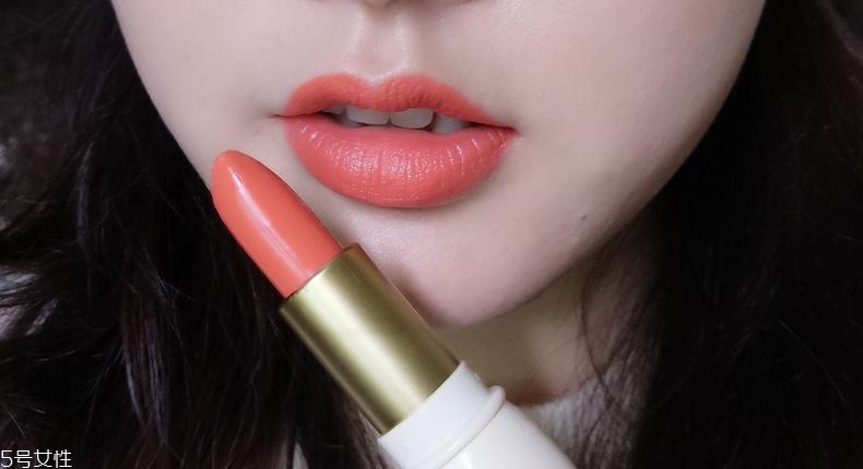 日?？诩t怎么畫人魚姬唇妝 疊涂打造的人魚姬唇妝