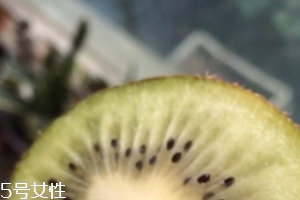 獼猴桃是上火還是降火？上火能吃獼猴桃嗎？