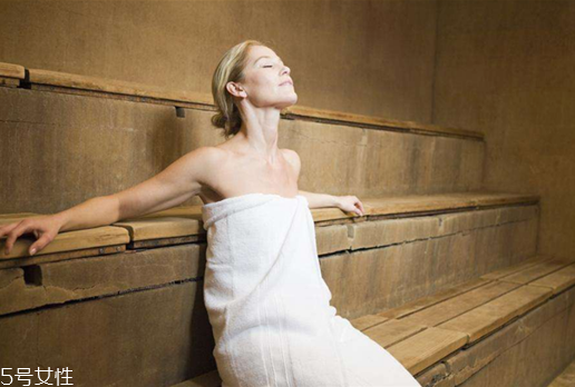 玻尿酸豐唇適合什么人 玻尿酸豐唇適合人群 玻尿酸豐唇適合什么人 玻尿酸豐唇適合人群