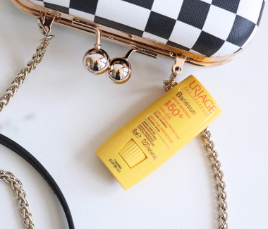 依泉防曬棒怎么用？依泉防曬棒油不油