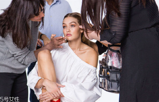 瑞藍玻尿酸是大分子的嗎 玻尿酸大分子和小分子的區(qū)別 瑞藍玻尿酸是大分子的嗎 玻尿酸大分子和小分子的區(qū)別