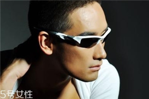oakley眼鏡多少錢？歐克利眼鏡正品價格