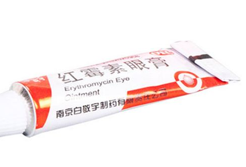 紅霉素眼膏是抗生素嗎？紅霉素眼膏含有抗生素嗎？