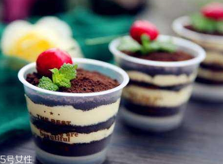 木糠杯熱量高嗎 吃木糠杯會(huì)胖嗎 木糠杯熱量高嗎 吃木糠杯會(huì)胖嗎