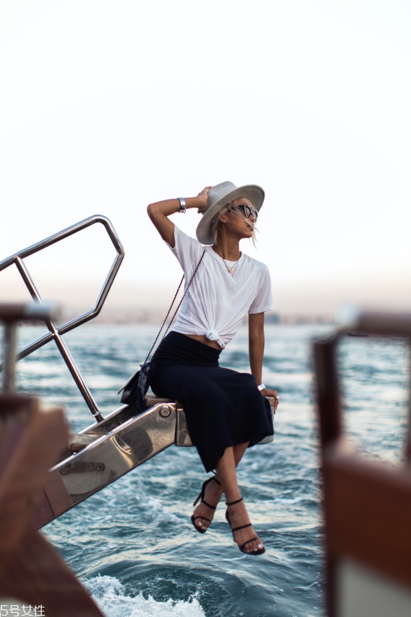 短袖t恤太長怎么辦 t恤怎么打結