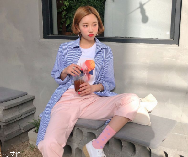 短袖t恤太長怎么辦 t恤怎么打結