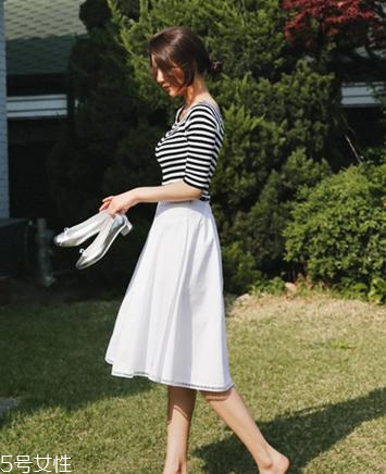 短袖t恤太長怎么辦 t恤怎么打結