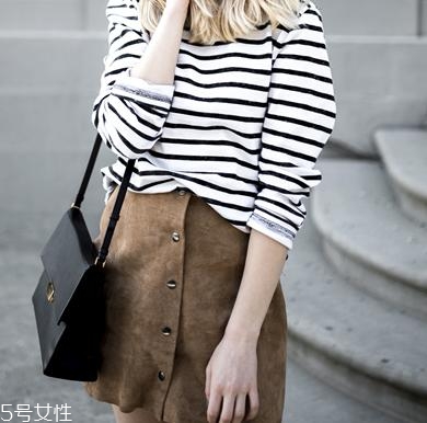 短袖t恤太長怎么辦 t恤怎么打結