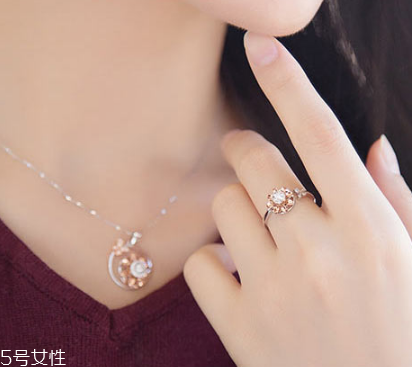 金大福和老鳳祥哪個(gè)好？金大福和老鳳祥品牌對(duì)比