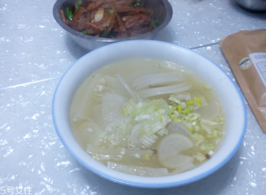 黑豬肉與白豬肉區(qū)別 黑豬肉與白豬肉哪個(gè)好吃？