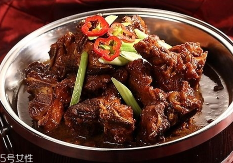 豬龍骨和什么煲湯最好 豬龍骨的吃法 豬龍骨和什么煲湯最好 豬龍骨的吃法