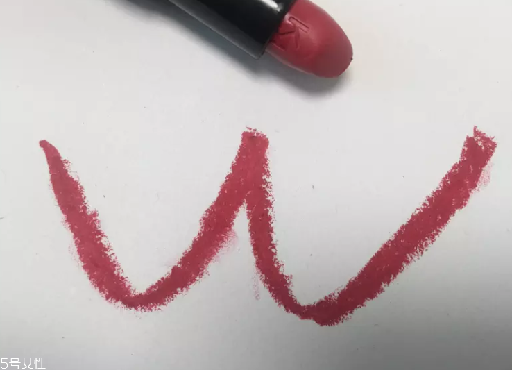 kiko口紅428適合黃皮嗎 kiko口紅428會(huì)不會(huì)顯黑 kiko口紅428適合黃皮嗎 kiko口紅428會(huì)不會(huì)顯黑