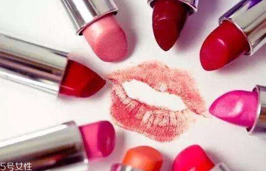 護唇膏能卸掉口紅嗎 護唇膏可以卸唇妝嗎 護唇膏能卸掉口紅嗎 護唇膏可以卸唇妝嗎