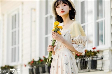 夏天拍照穿什么裙子好看？拍照適合穿什么裙子？