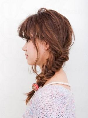 簡(jiǎn)單好看的發(fā)型扎法步驟 好看又簡(jiǎn)單的發(fā)型扎法 簡(jiǎn)單好看的發(fā)型扎法步驟 好看又簡(jiǎn)單的發(fā)型扎法